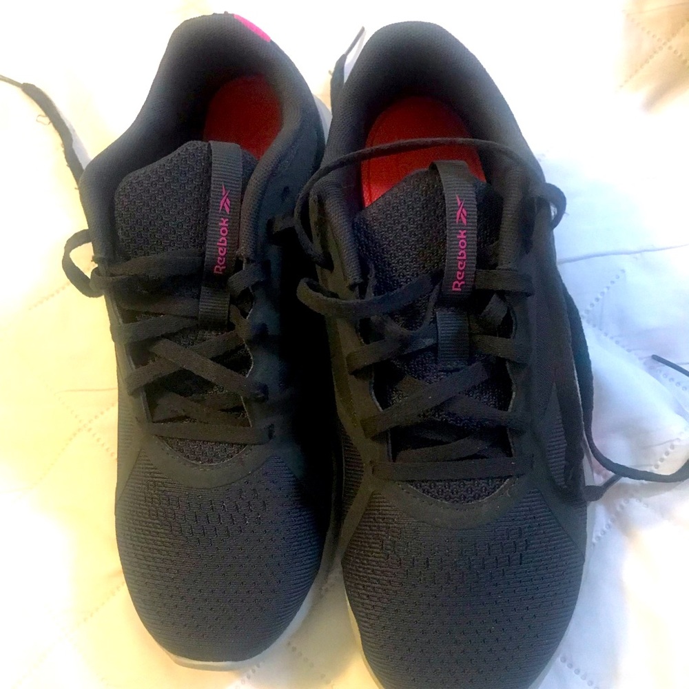 Black Reebox tennis shoes. Women’s size 7.